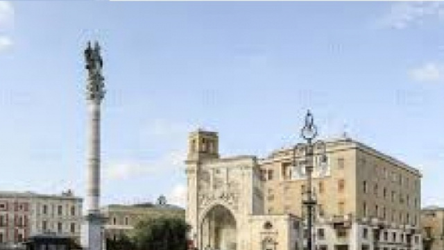 Ecco piazza Sant'Oronzo a Lecce.