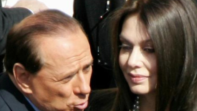 Silvio Berlusconi accanto a Veronica Lario