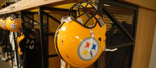 Pittsburgh Steelers jump to 8-2 with throttling of Tennessee Titans Thursday Nov. 16 - Image via SteelCityHobbies via Wikimedia Commons