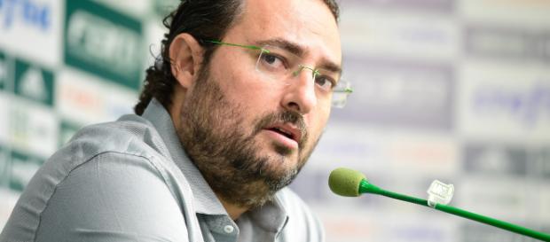 Diretor de futebol do clube paulistano Diretor de futebol do clube paulistano