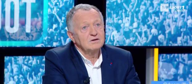 Jean-Michel Aulas a quelques regrets en terme de recrutement (SFR Sport). Jean-Michel Aulas a quelques regrets en terme de recrutement (SFR Sport).