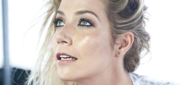 Luiza Possi divide doença mental Luiza Possi divide doença mental
