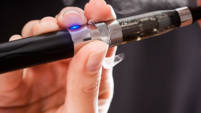 Sigaretta elettronica: la stangata tripla