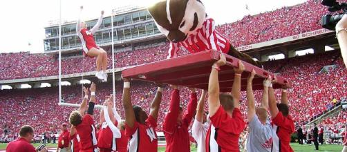 Badgers stay in playoff race with win over Michigan (via Wikimedia Commons - Stephanie Caine)