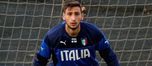 Donnarumma impegnato in allenamento a Coverciano.