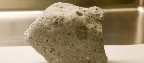 Moon rock in Johnson Space Center's vault in Houston, Texas (Image credit – Shannon Moore, Wikimedia Commons)