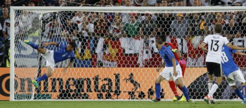 Salvataggio sulla linea di Florenzi durante Germania-Italia a Euro 2016 (via Corriere dello Sport)