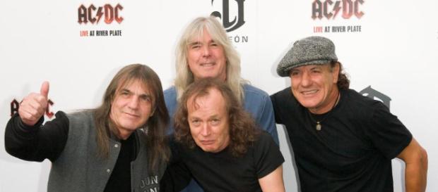 Malcolm Young dead - AC/DC guitarist and co-founder dies aged 64 ... - thesun.co.uk Malcolm Young dead - AC/DC guitarist and co-founder dies aged 64 ... - thesun.co.uk