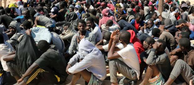 Migrants africains vendus comme esclaves en Libye Migrants africains vendus comme esclaves en Libye