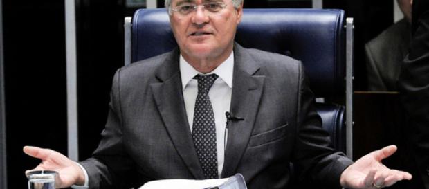 Renan Calheiros é condenado à perda de mandato pela Justiça do Distrito Federal Renan Calheiros é condenado à perda de mandato pela Justiça do Distrito Federal