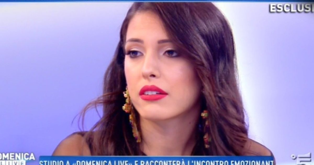 Domenica LIVE: Clarissa Marchese e Rosa Perrotta contro noto registra