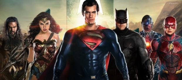 15 Most Brutal Justice League Reviews That Will Make DC Fans Cry - quirkybyte.com 15 Most Brutal Justice League Reviews That Will Make DC Fans Cry - quirkybyte.com