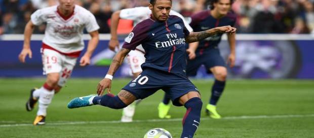 Neymar é o cobrador oficial de pênaltis no PSG Neymar é o cobrador oficial de pênaltis no PSG