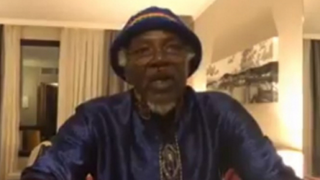 Alpha Blondy et Booba réagissent face à la situation inacceptable en Libye où des migrants sont vendus comme esclaves.