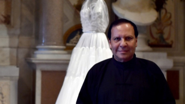 Azzedine Alaïa est mort à l'âge de 77 ans ce samedi 18 novembre.