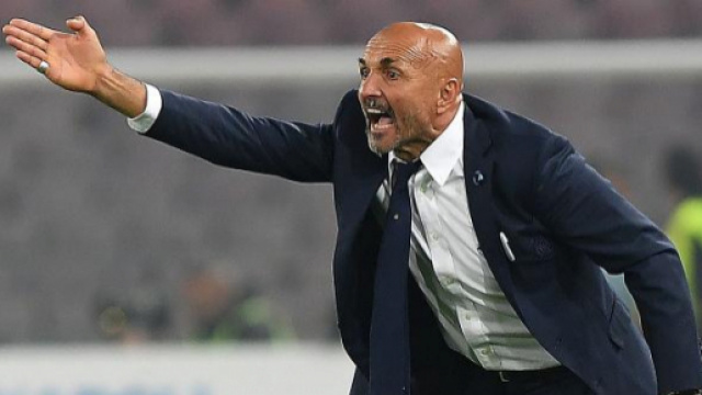 Luciano Spalletti riprende Joao Mario dopo un passaggio sbagliato durante Inter-Napoli