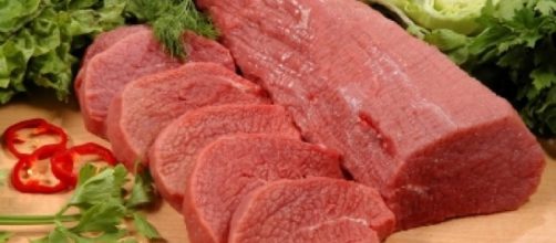 Limitare la carne rossa e associare ortaggi per prevenire la cancerogenesi.