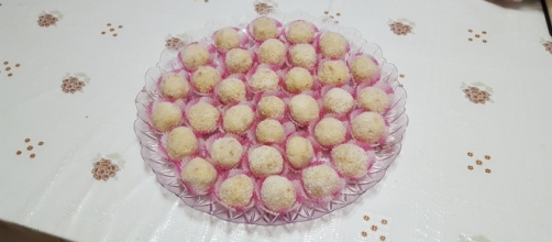 Palline al cocco e cioccolato bianco
