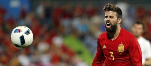 Abuchean a Piqué en entrenamiento de la selección | Noticiero Altavoz - noticieroaltavoz.com Abuchean a Piqué en entrenamiento de la selección | Noticiero Altavoz - noticieroaltavoz.com