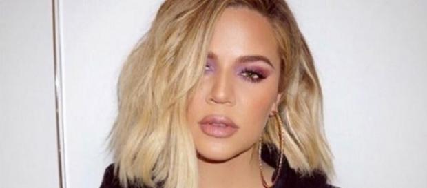 Khloe Kardashian está confundindo seus fãs com suas fotos Khloe Kardashian está confundindo seus fãs com suas fotos