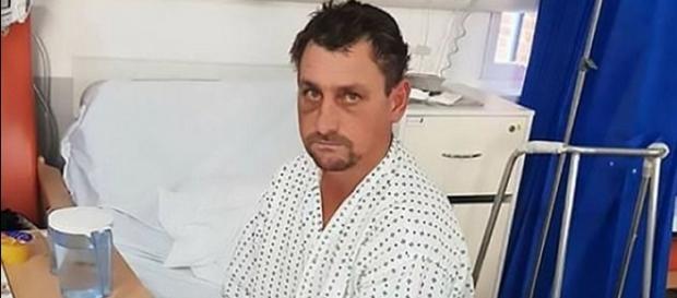 Român găsit beat și bătut în curtea unor britanici Român găsit beat și bătut în curtea unor britanici