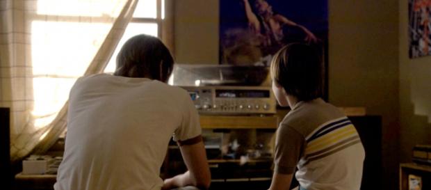 Stranger things 2 musica spotify colonna sonora - ph. credit: hellogiggles.com Stranger things 2 musica spotify colonna sonora - ph. credit: hellogiggles.com