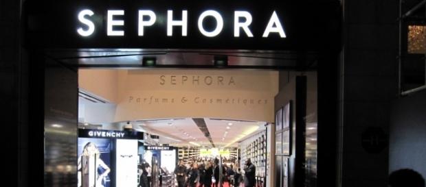 Woman suing Sephora after being diagnosed with herpes. Image via InSapphoWeTrust/Wikipedia Commons. Woman suing Sephora after being diagnosed with herpes. Image via InSapphoWeTrust/Wikipedia Commons.