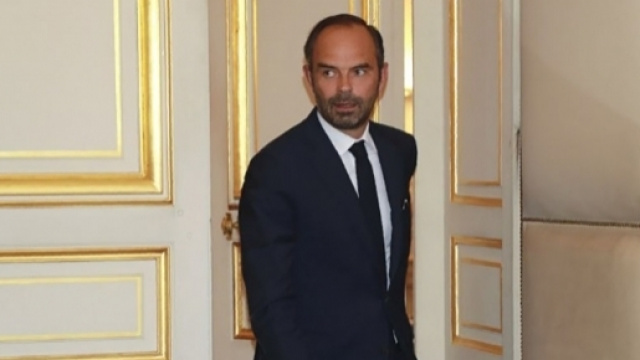 élus calédoniens à Matignon un an avant le référendum sur l ... - tahiti-infos.com
