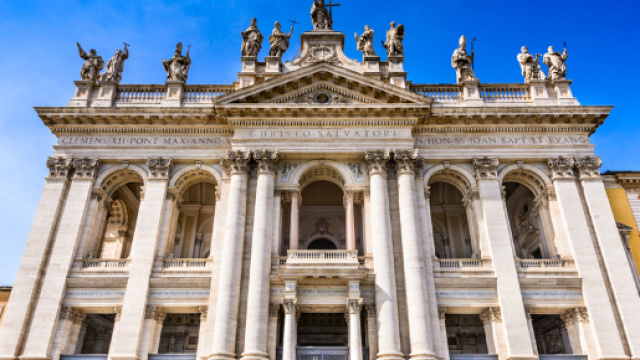 Les titres religieux dont h&eacute;ritera Emmanuel Macron - aleteia.org