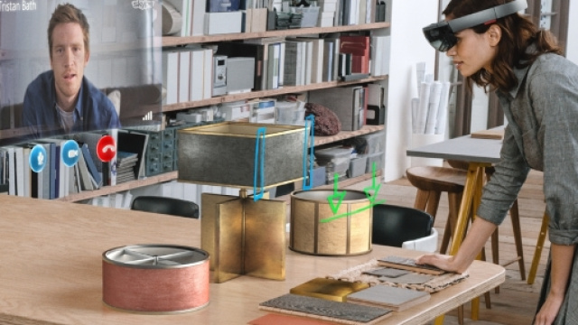 Un esempio delle possibilit&agrave; offerte da Microsoft HoloLens con Skype