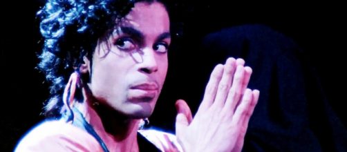 Prince in una scena tratta dal film "Sign o' the Times - al cinema solo il 21 e 22 Novembre 2017