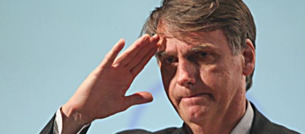 Bolsonaro fala sobre golpe que pode derrubá-lo Bolsonaro fala sobre golpe que pode derrubá-lo
