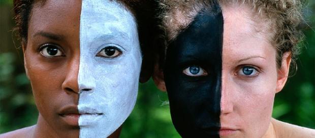 O preconceito e o racismo só serão curados pelo emponderamento da cidadania O preconceito e o racismo só serão curados pelo emponderamento da cidadania