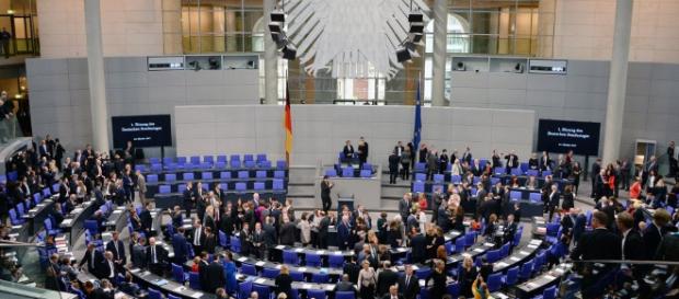 Der aktuelle Bundestag - Müssen wir ihn wirklich schon neu wählen? Der aktuelle Bundestag - Müssen wir ihn wirklich schon neu wählen?