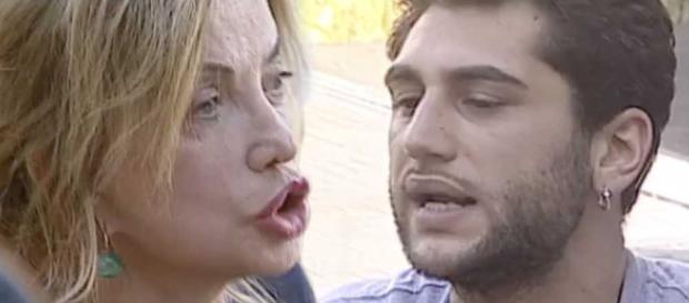 Simona Izzo e Jeremias Rodriguez: lite dietro le quinte? Simona Izzo e Jeremias Rodriguez: lite dietro le quinte?