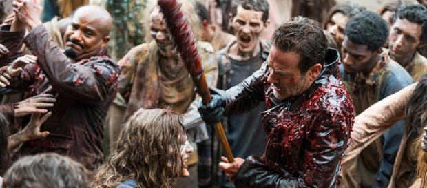 Padre Gabriel e Negan se livrando dos zumbis Padre Gabriel e Negan se livrando dos zumbis