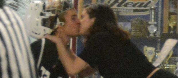 Selena Gomez und Justin Bieber sind offiziell wieder zusammen. Foto: tmz Selena Gomez und Justin Bieber sind offiziell wieder zusammen. Foto: tmz