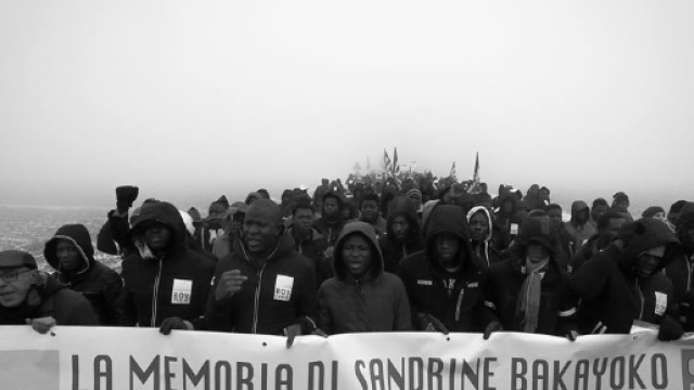 A Cona la voce e la rabbia dei migranti per Sandrine | Contropiano - contropiano.org