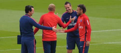 PSG : Neymar multiplie les soirées en boite de nuit ... - foot01.com