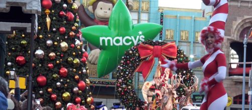 The Macy's Parade kicks off Thanksgiving Day at 9 am. [Image via BigFatPanda/YouTube]