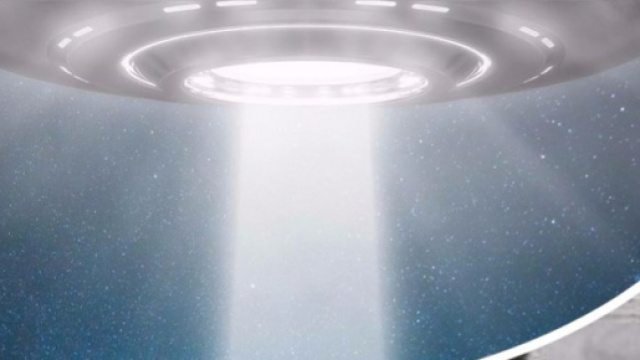 Paolo Nespoli ha filmato un UFO entrare nell'atmosfera terrestre.