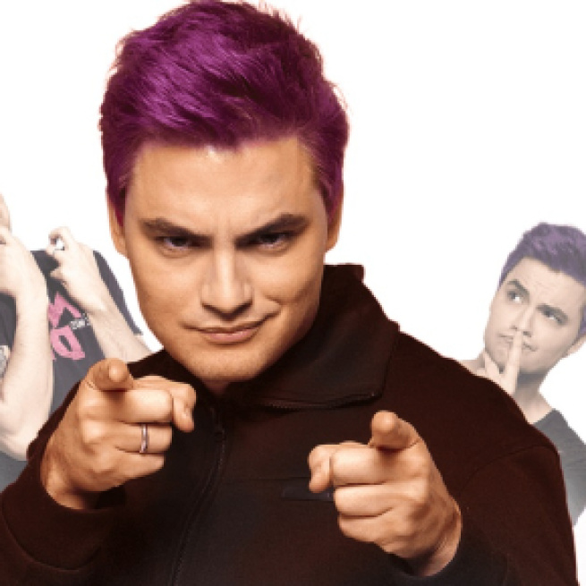Youtuber Felipe Neto critica Santa em vídeo