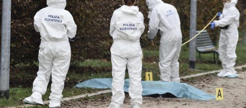 Donna di 67 anni trovata morta in un parco a Milano, si sospetta l ... - lastampa.it
