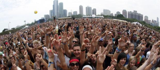 5 Great Ways to Make Your Fans Love You — Team RnB Music ... - teamrnbmusic.com 5 Great Ways to Make Your Fans Love You — Team RnB Music ... - teamrnbmusic.com