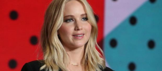 Jennifer Lawrence is single and dateless ... pic foxnews.com Jennifer Lawrence is single and dateless ... pic foxnews.com