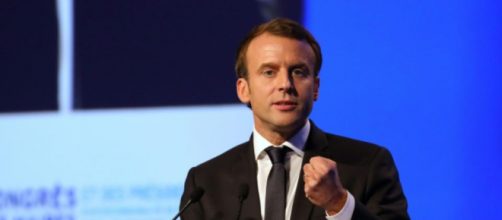 Macron hué et sifflé par une partie des maires - liberation.fr