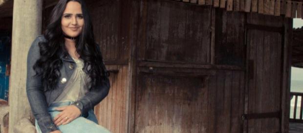Cantora abandonou o gospel e voltou para o funk Cantora abandonou o gospel e voltou para o funk