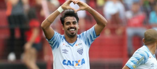Júnior Dutra está em negociações com o Corinthians (Foto: Marlon Costa/Pernambuco Press) Júnior Dutra está em negociações com o Corinthians (Foto: Marlon Costa/Pernambuco Press)