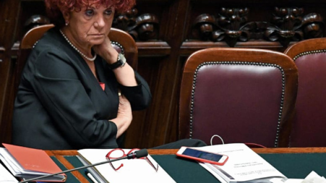 ATA: maggior tutela, le richieste alla ministra Fedeli