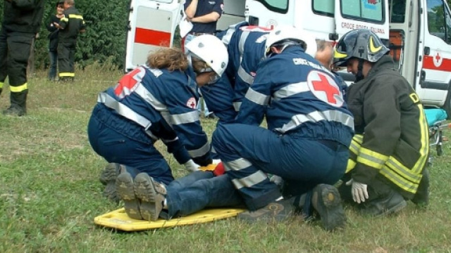 Calabria, 20enne in gravi condizioni di salute dopo essere sbandato con la moto. (foto di repertorio)